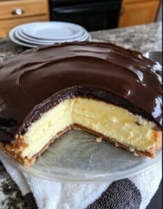 Una clásica tarta de crema de chocolate (como una tarta de crema de chocolate)