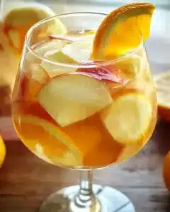 Sangria Blanche aux Fruits